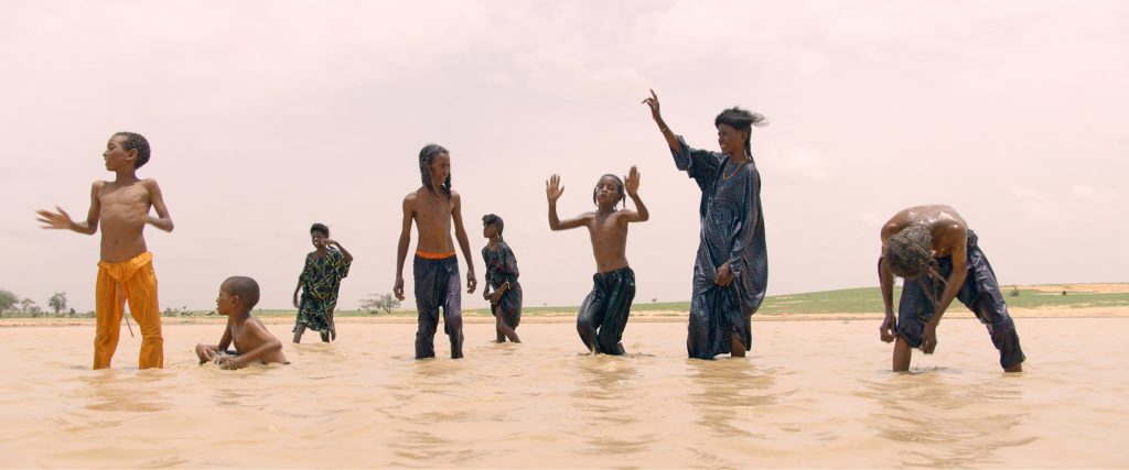 Kadr z filmu "Nad wodą" pokazywanego w ramach festiwalu Afrykamera
